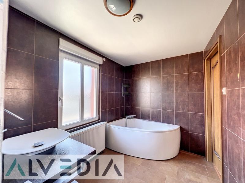 Maison - 140 m² - 5 pièces