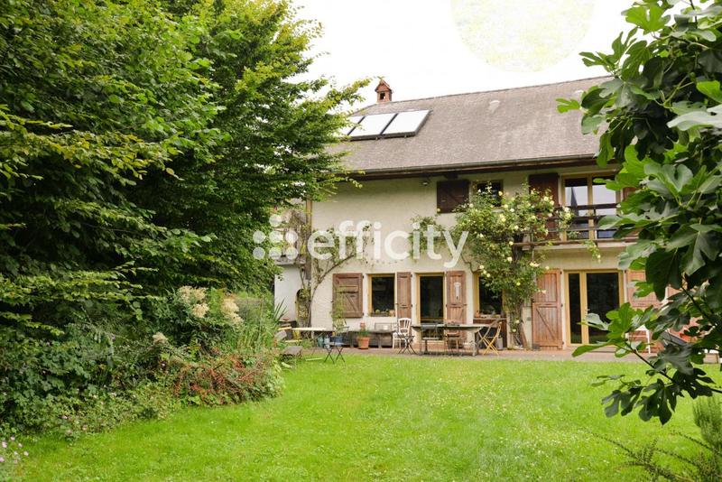 Maison - 234 m² - 7 pièces