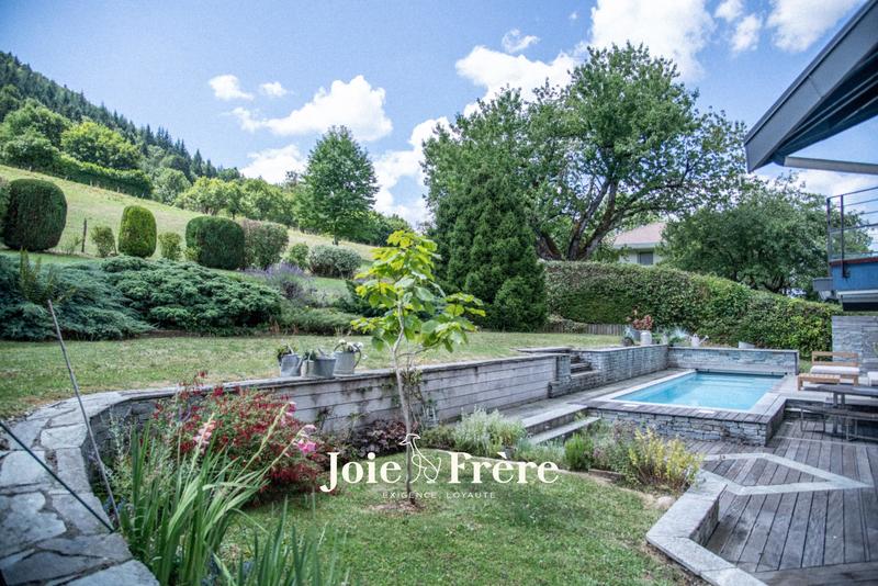 Maison ancienne - 221 m² - 8 pièces