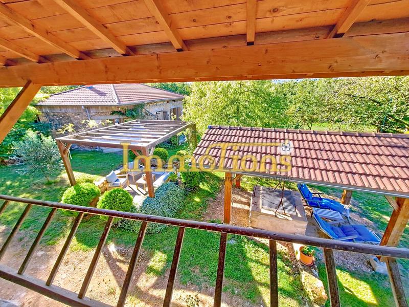 Maison - 217 m² - 9 pièces