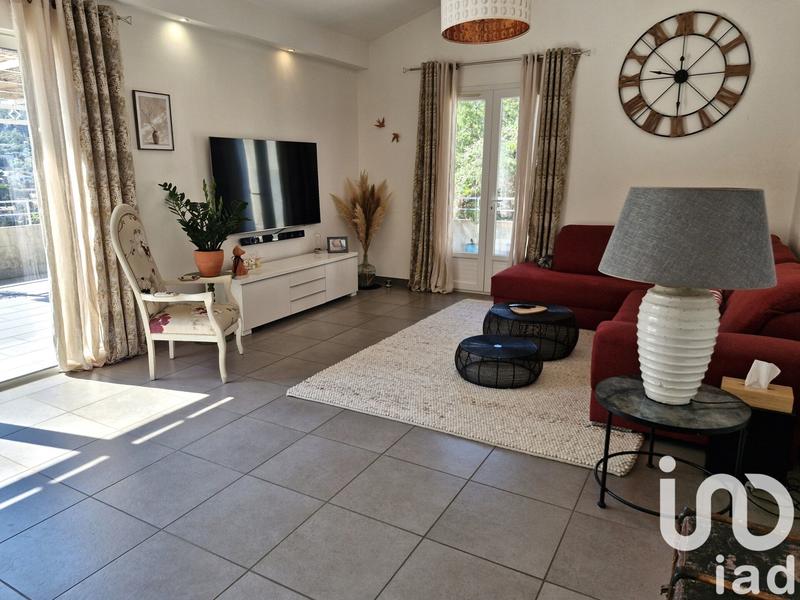 Maison - 233 m² - 6 pièces