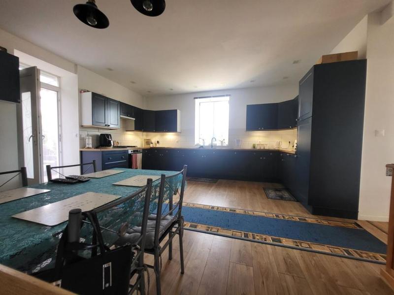 Maison - 182 m² - 7 pièces