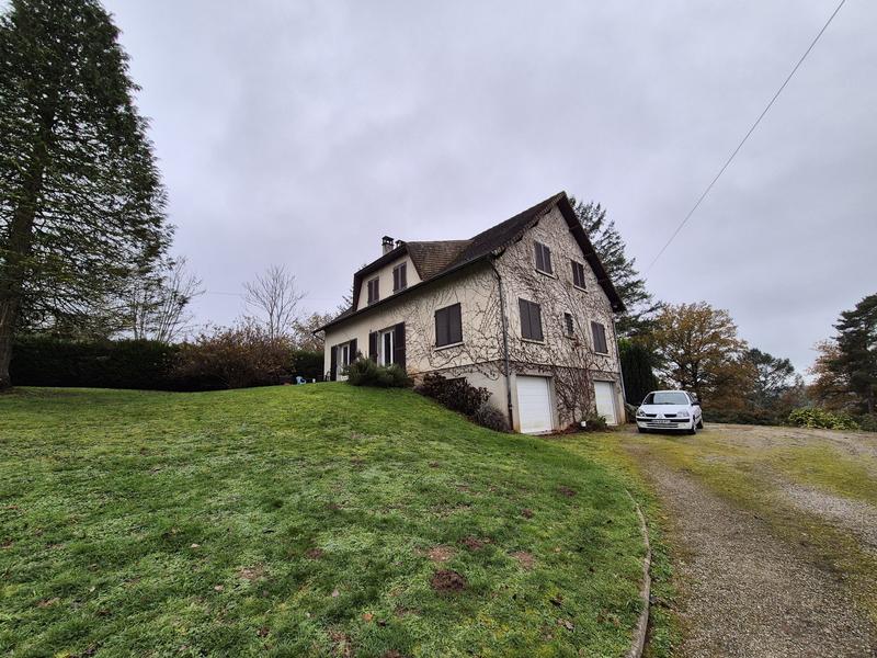 Maison - 166 m² - 8 pièces