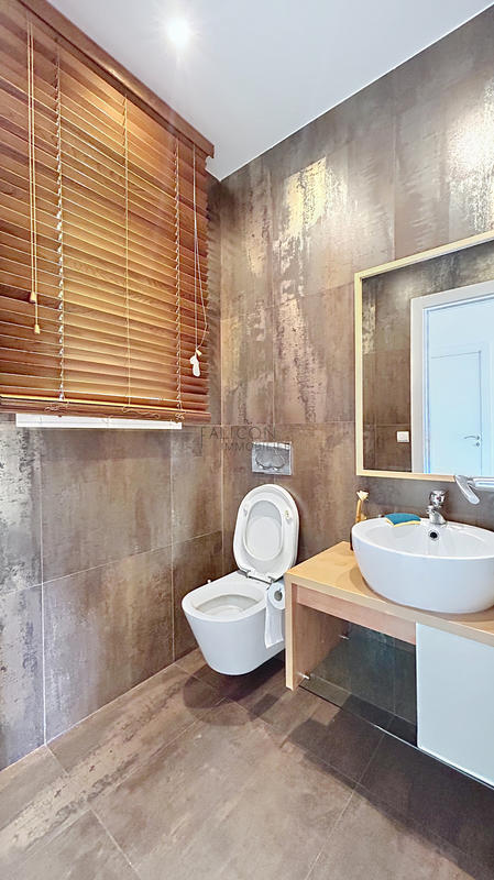 Villa - 200 m² - 6 pièces