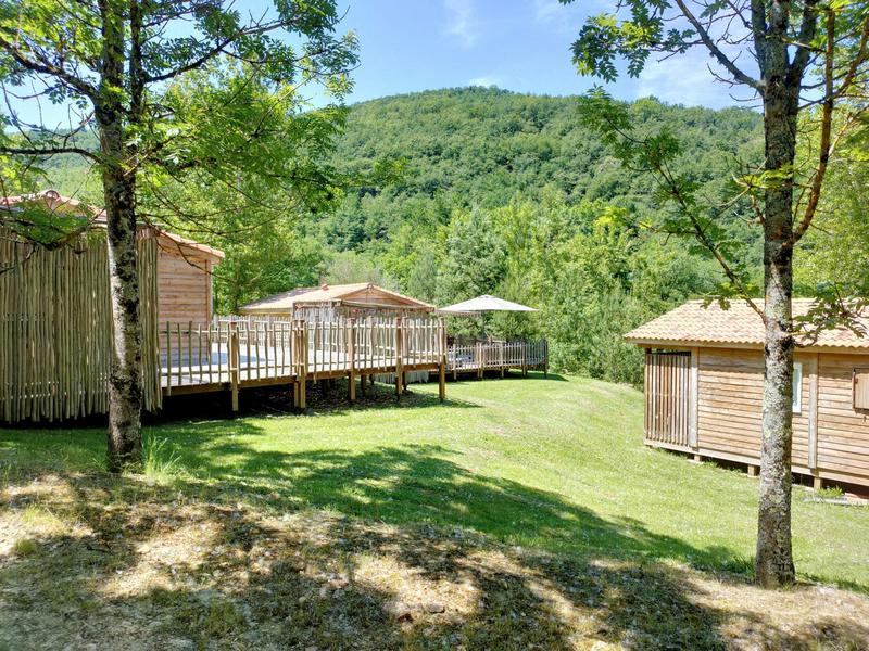 Propriété - 360 m² - 13 pièces