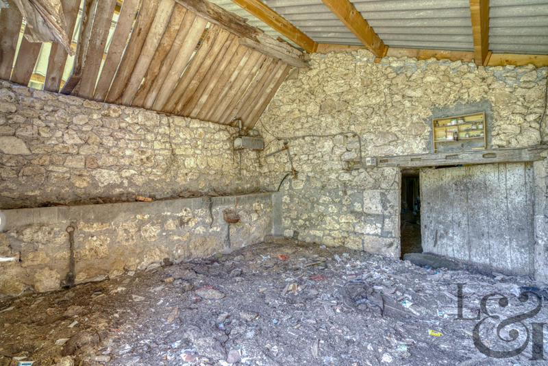 Maison - 300 m² - 3 pièces