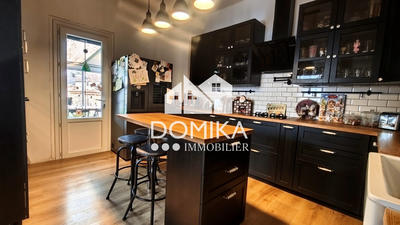 Maison - 178 m² - 8 pièces