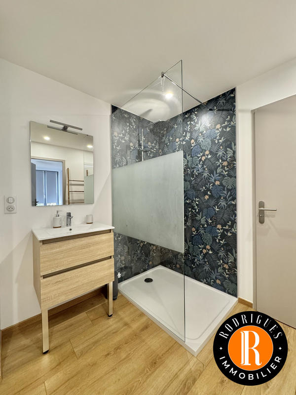 Maison - 372 m² - 12 pièces