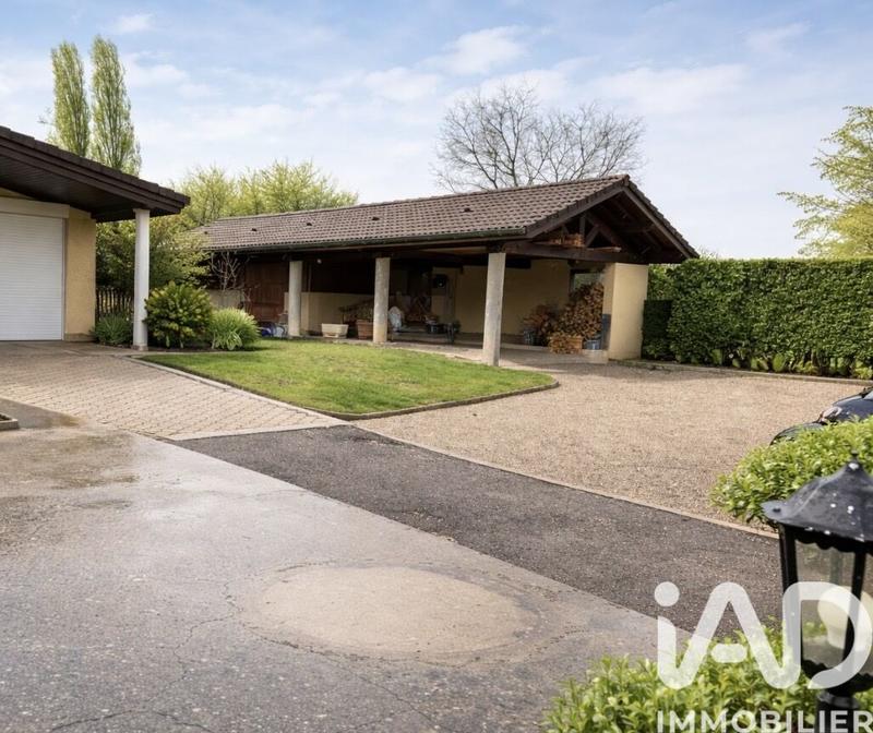 Maison - 180 m² - 9 pièces