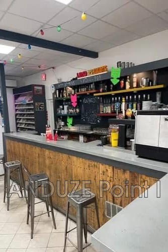 Maison - 300 m² - 4 pièces