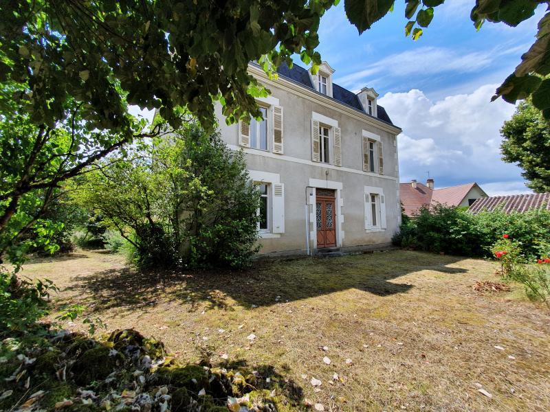Maison - 180 m² - 12 pièces