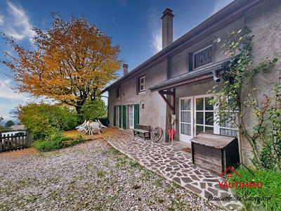 Maison - 200 m² - 6 pièces