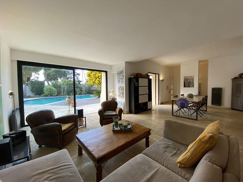 Villa - 200 m² - 6 pièces