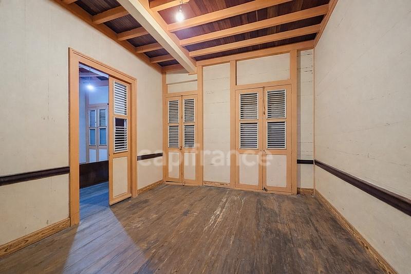 Immeuble - 195 m² - 10 pièces