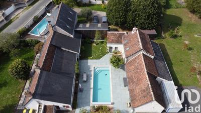 Maison - 325 m² - 12 pièces