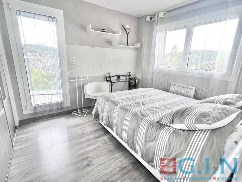 Propriété - 190 m² - 6 pièces