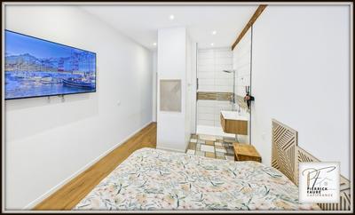 Maison - 252 m² - 8 pièces