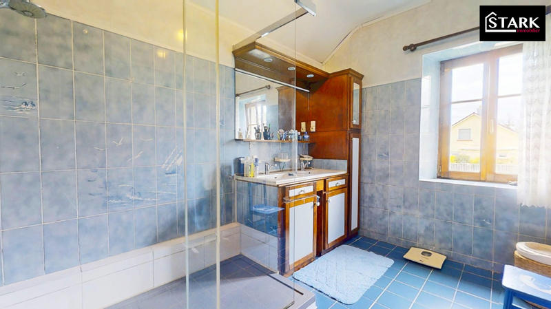 Maison - 185 m² - 11 pièces