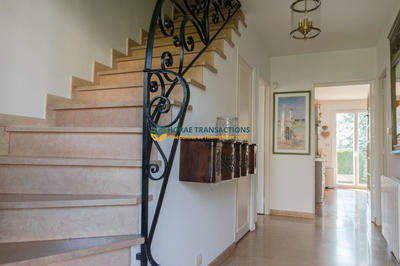 Maison - 215 m² - 7 pièces