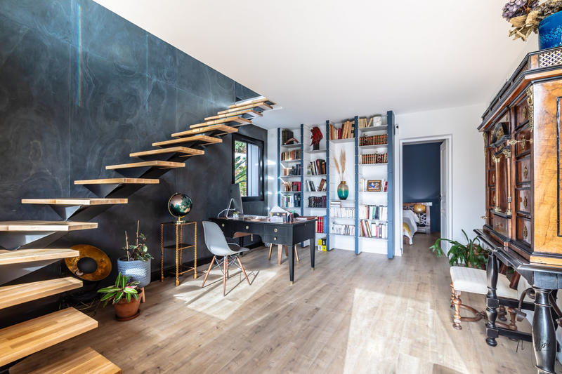 Maison - 207 m² - 8 pièces