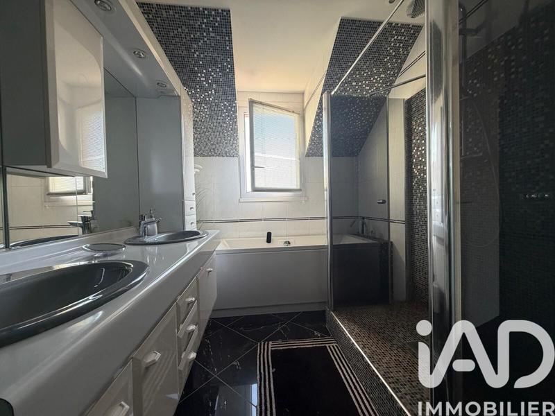 Maison - 125 m² - 6 pièces