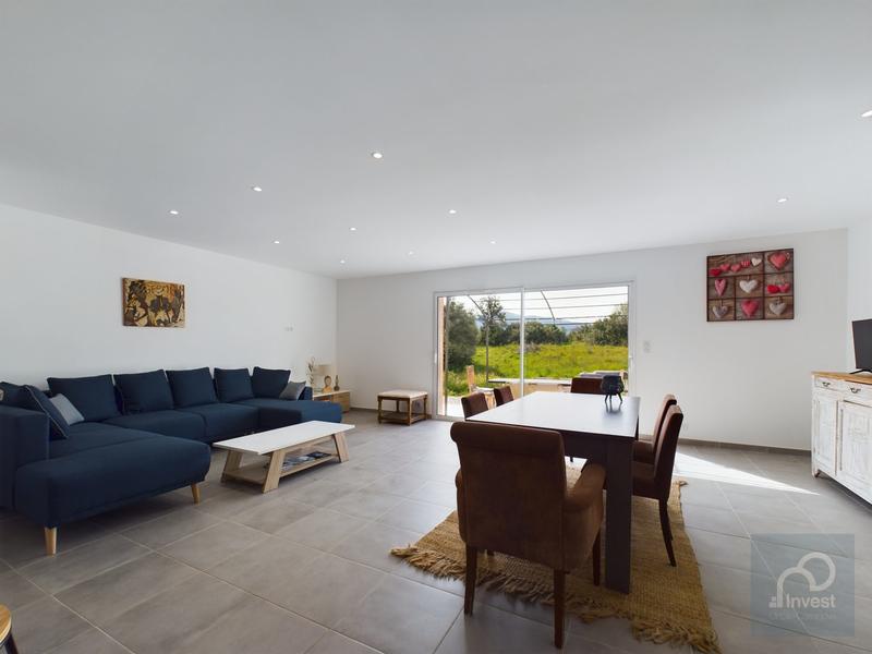 Villa - 100 m² - 4 pièces