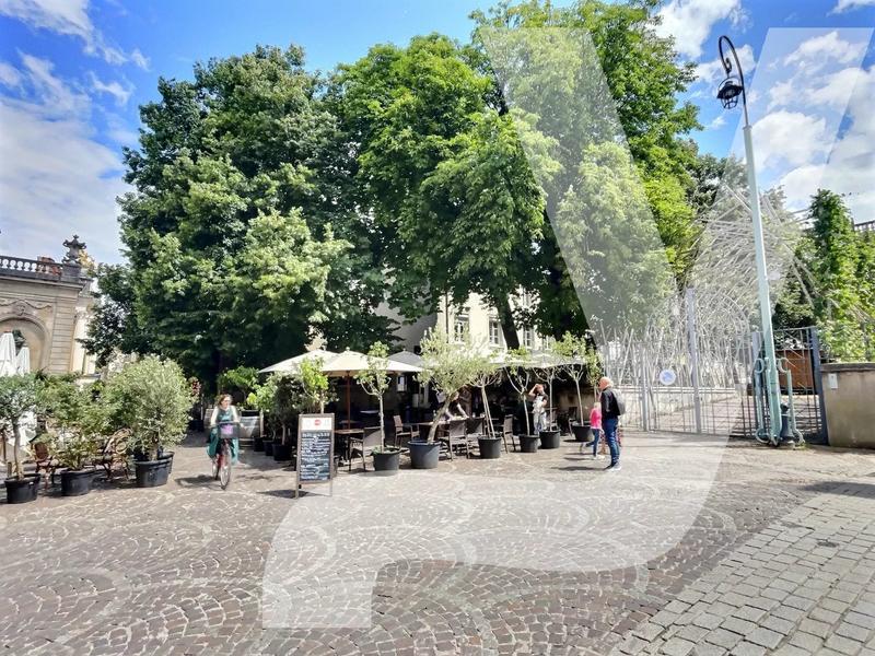 Local commercial - 263 m² - 5 pièces