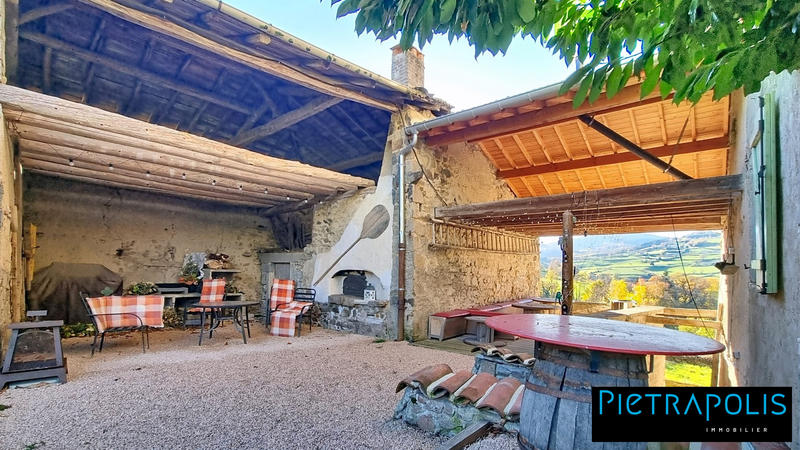 Maison - 220 m² - 6 pièces