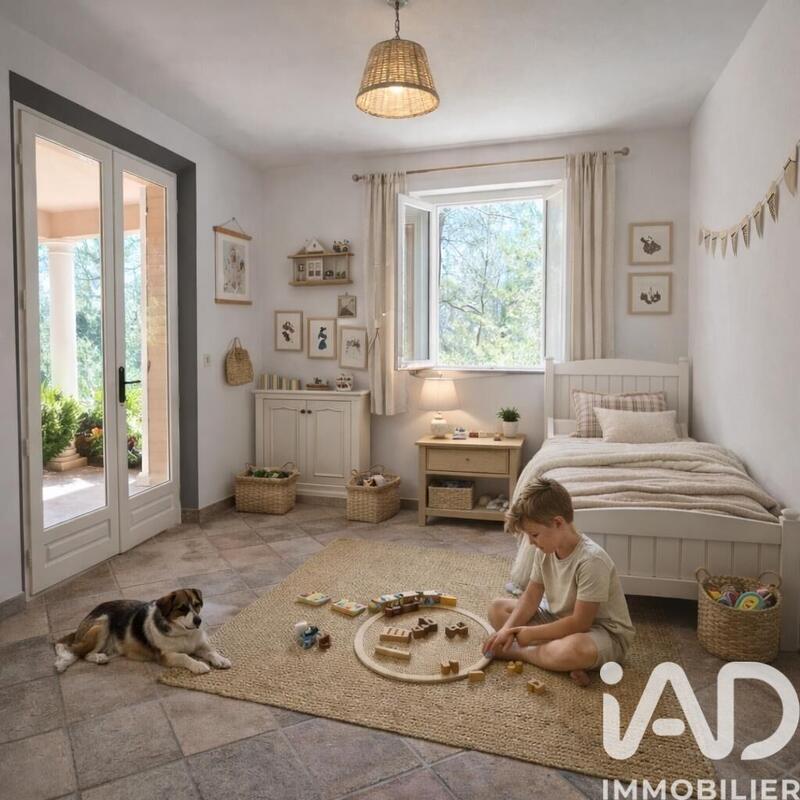 Maison - 240 m² - 5 pièces