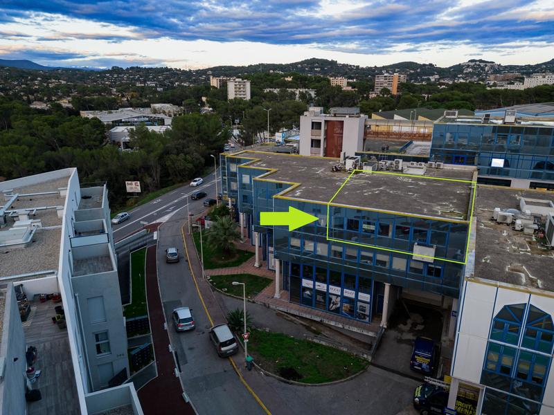 Local commercial - 136 m²