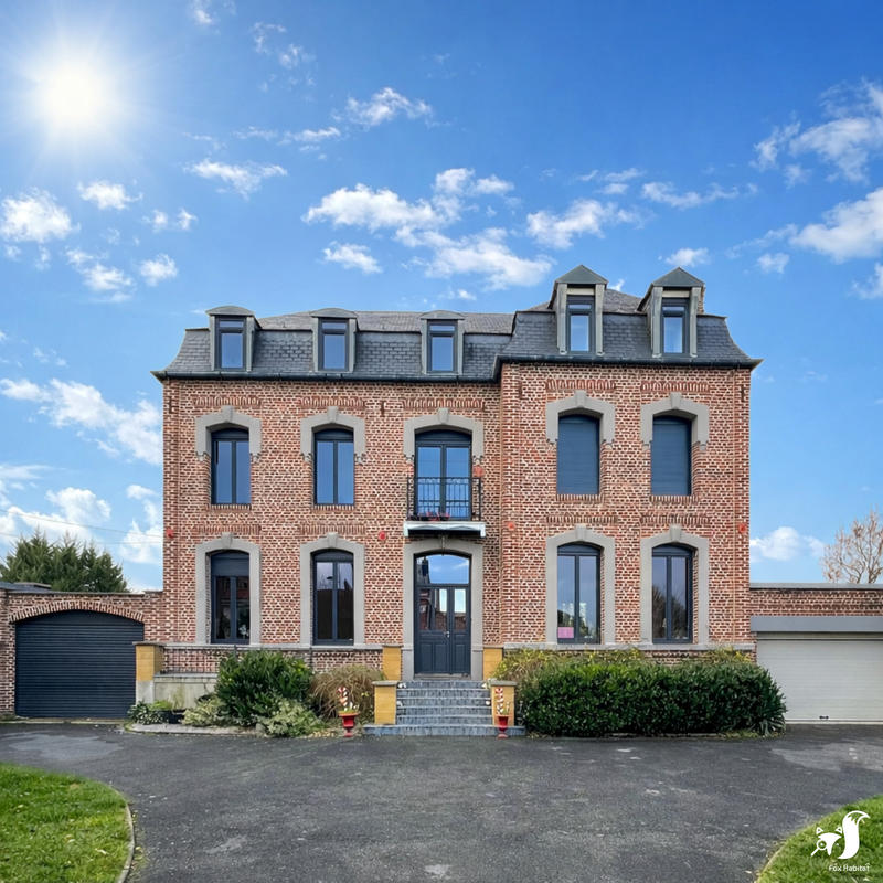 Maison - 240 m² - 8 pièces