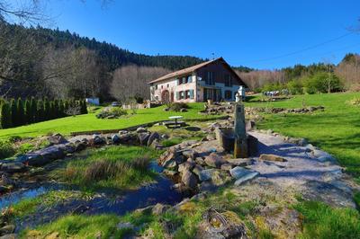 Maison - 198 m² - 8 pièces