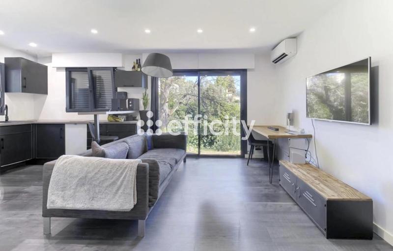 Maison - 180 m² - 5 pièces