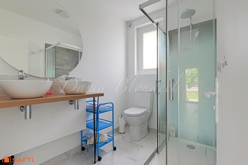 Maison - 92 m² - 5 pièces