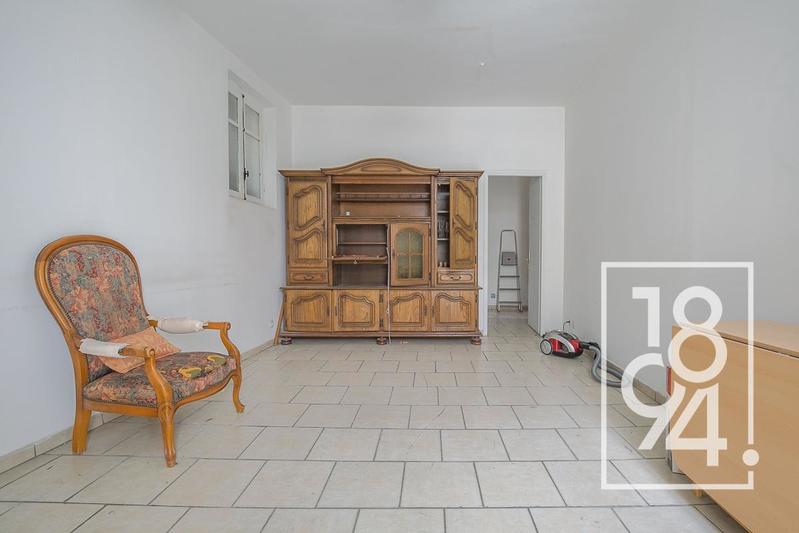 Immeuble - 153 m² - 10 pièces