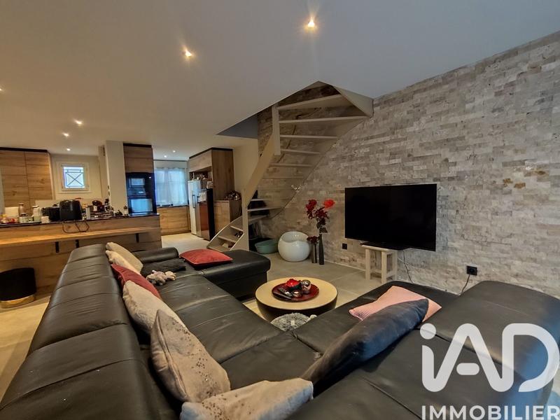 Maison - 90 m² - 5 pièces