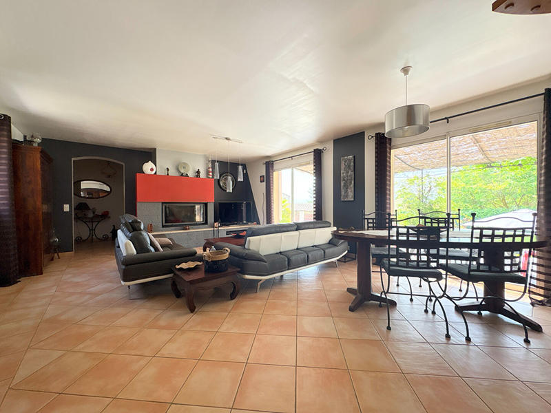 Maison - 167 m² - 6 pièces