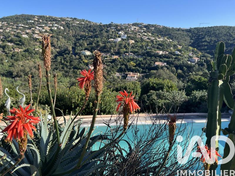 Maison - 188 m² - 9 pièces