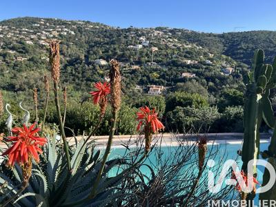 Maison - 188 m² - 9 pièces