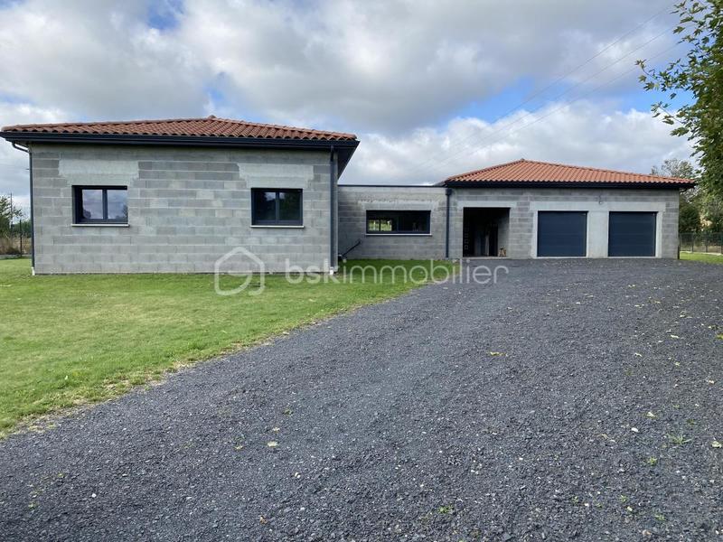 Villa - 244 m² - 6 pièces