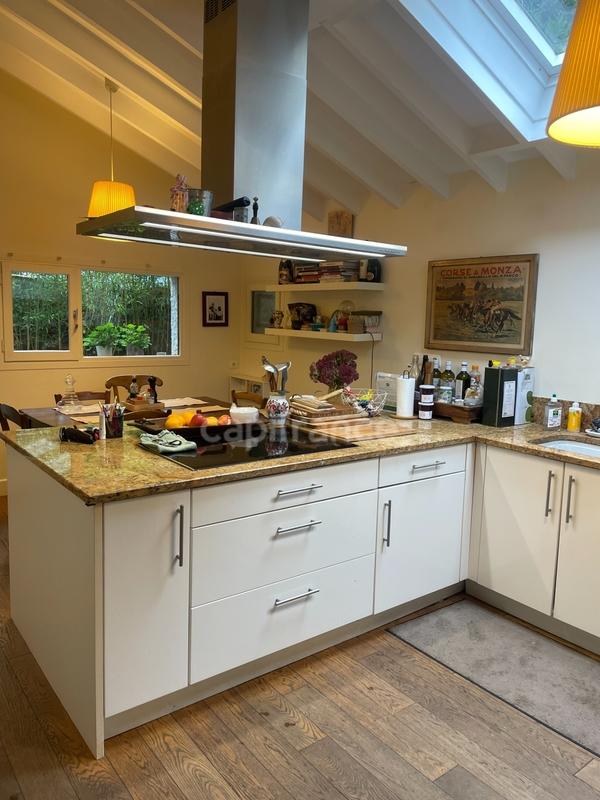 Propriété - 233 m² - 7 pièces