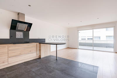 Loft - 100 m² - 5 pièces