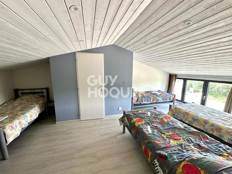 Maison - 225 m² - 9 pièces