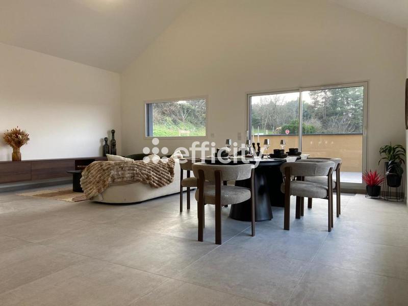 Maison - 130 m² - 5 pièces