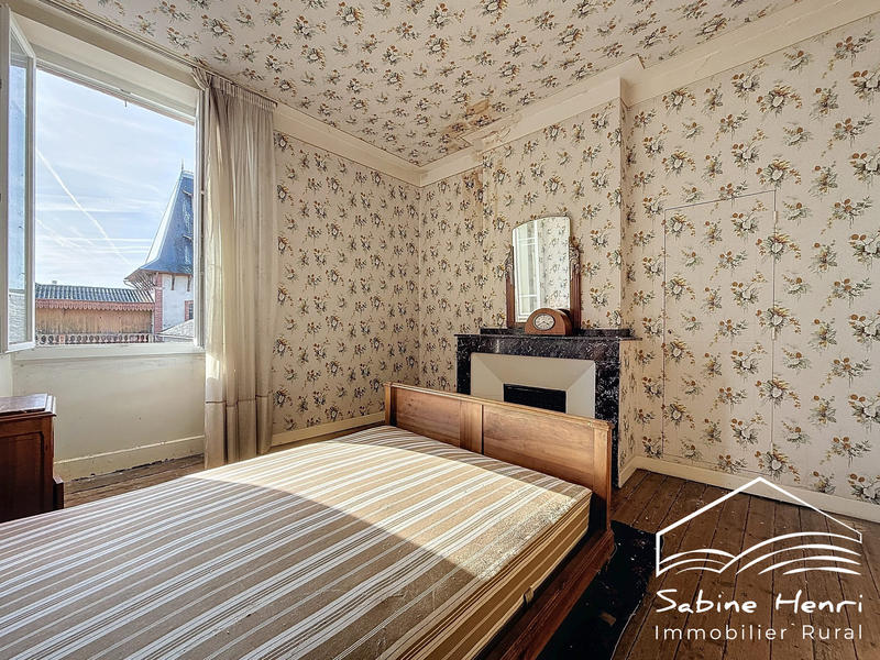 Maison ancienne - 215 m² - 8 pièces