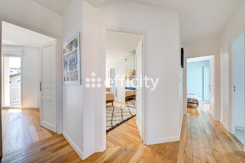 Maison - 200 m² - 9 pièces