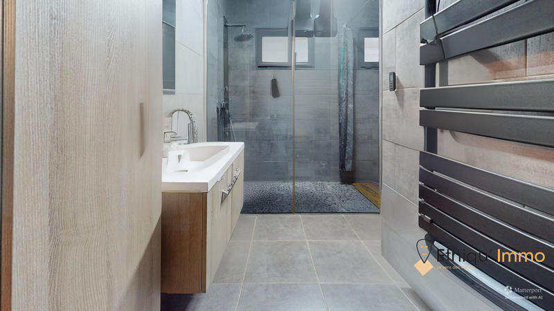 Maison - 165 m² - 8 pièces