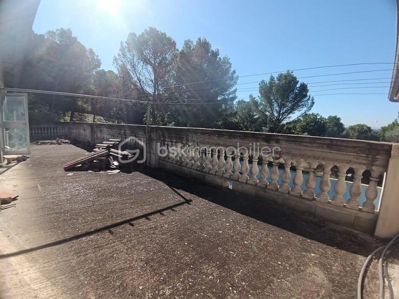 Maison - 300 m² - 4 pièces