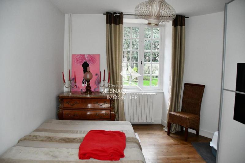 Demeure - 270 m² - 10 pièces