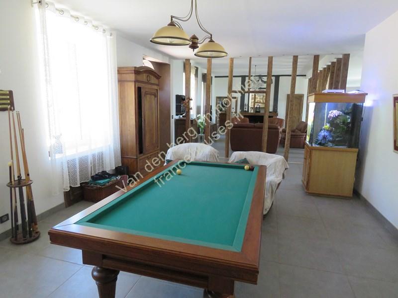 Demeure - 485 m² - 7 pièces